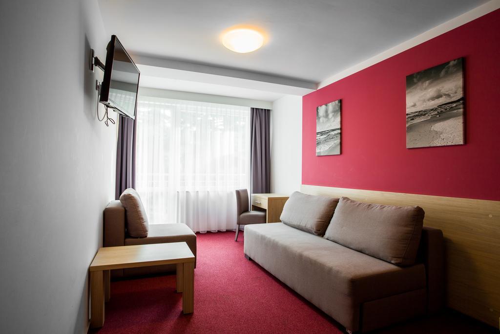 Hotel *** Nat Krynica Morska Eksteriør billede