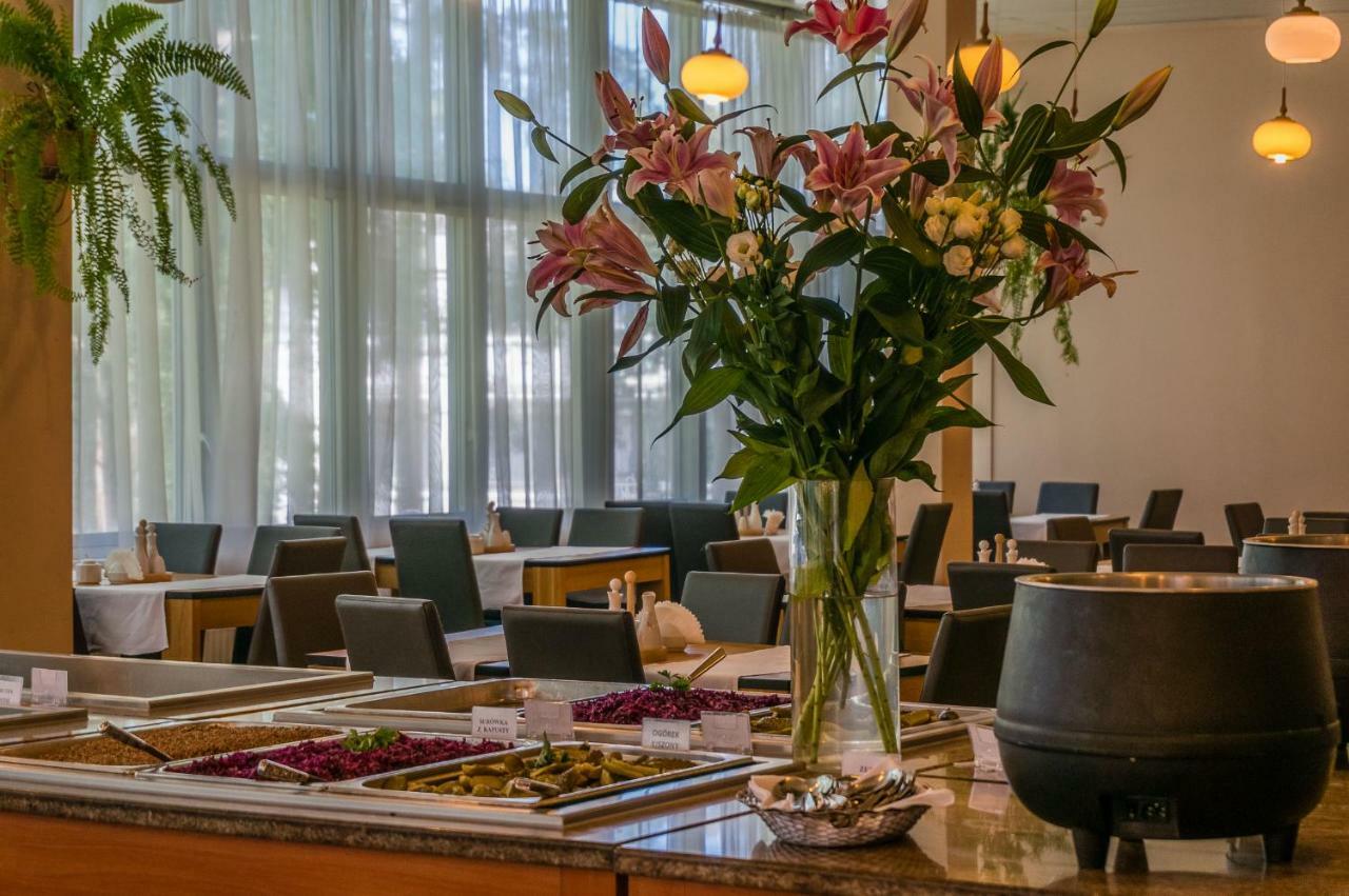 Hotel *** Nat Krynica Morska Eksteriør billede